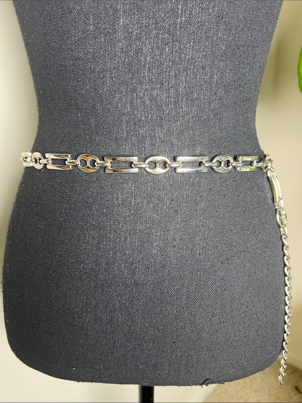 ESCADA Women’s Silver Tone Adjustable Chain Link Vintage Designer Belt